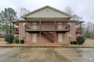 Building Photo - 1640 Golf Club Ln