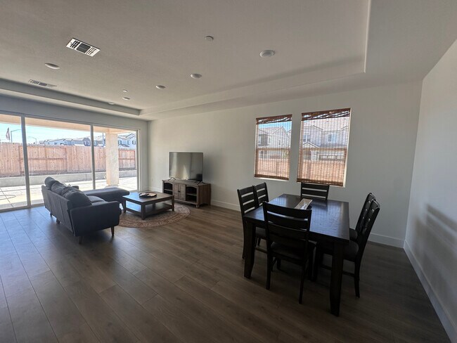 Foto del edificio - 4217 Crossroads Way