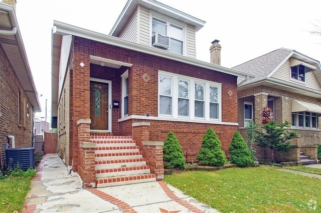 Building Photo - 5855 N Austin Ave