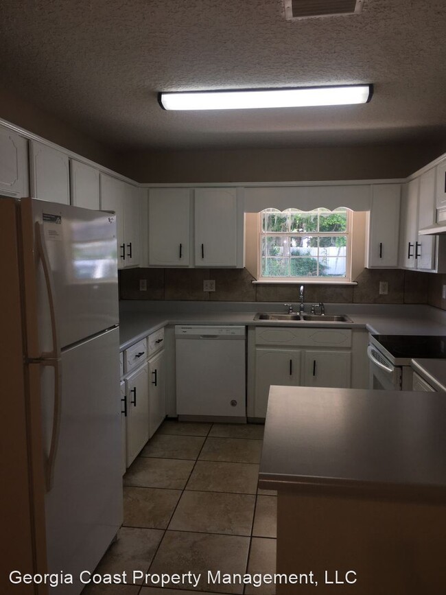 Building Photo - 3 br, 2 bath House - 136 Leeswood Circle