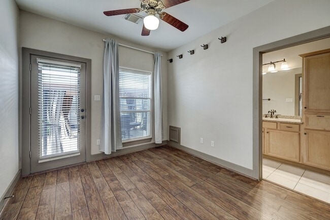 Photo - 953 Patterson St Apartment