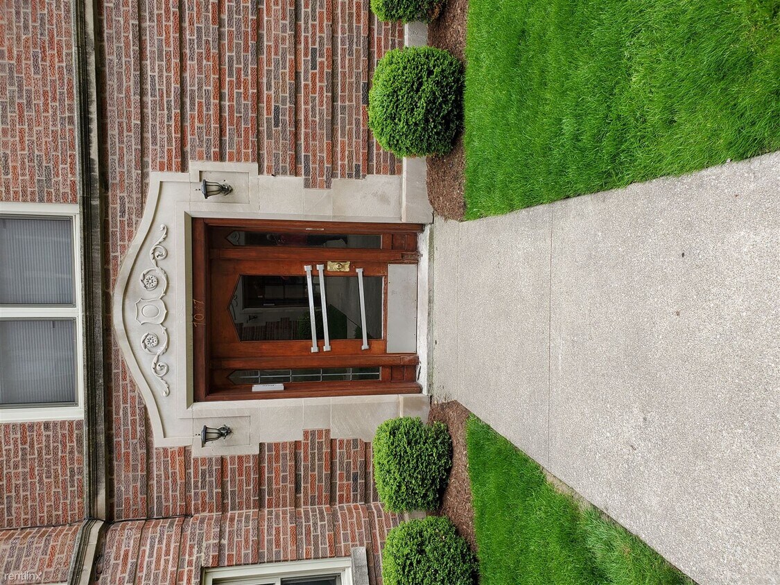 Building Photo - 7047 S Constance Ave