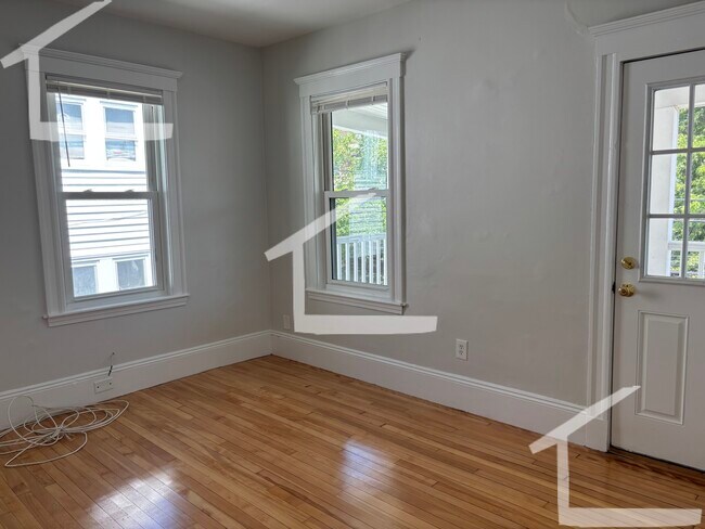 Building Photo - 32 Matchett St