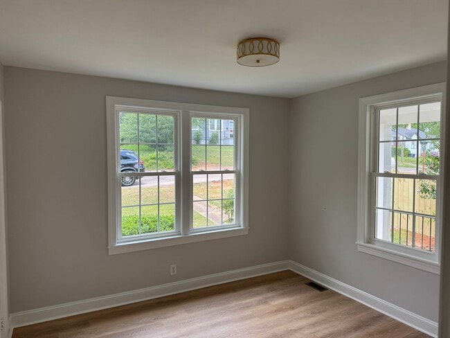 Building Photo - Historic Earlewood Bungalow