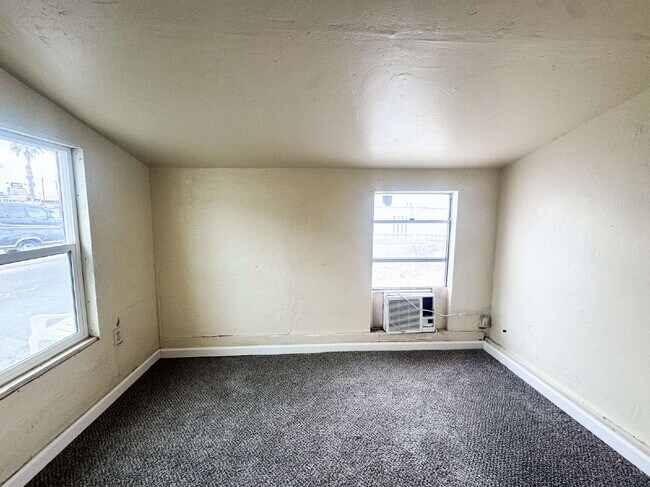 Foto del edificio - For Rent: 1-bedroom, 1-bathroom home in Yuma