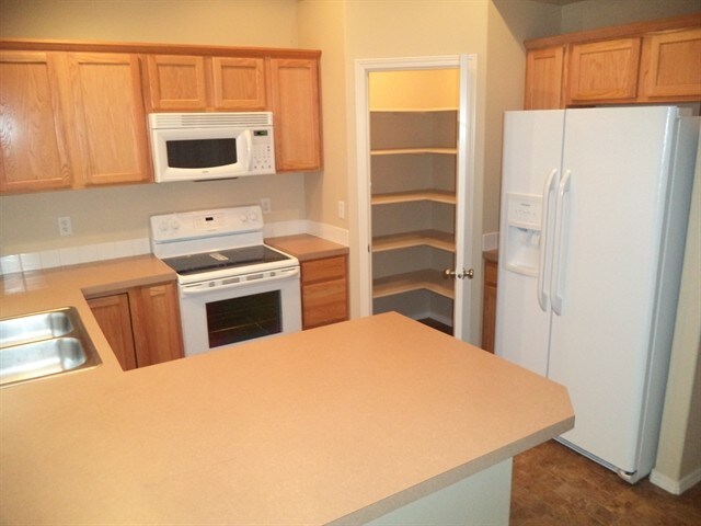 Building Photo - 16866 Bayou Way