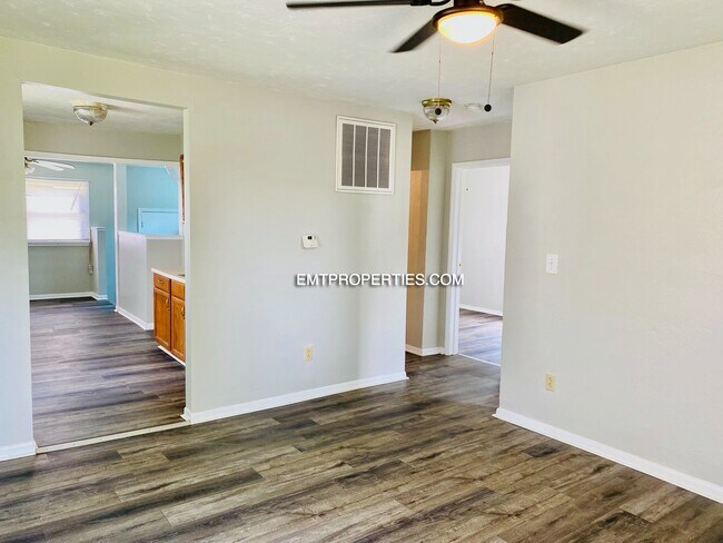 Foto del edificio - 1605 Maine Ave