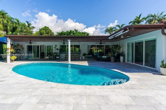 Foto del edificio - 1110 NE 100th St