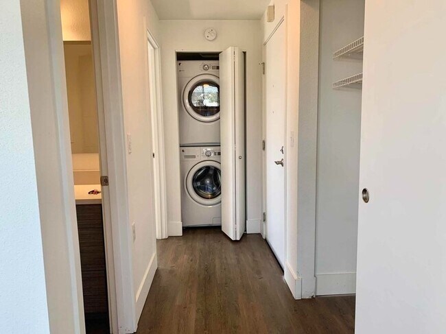 Interior Photo - The Hudson