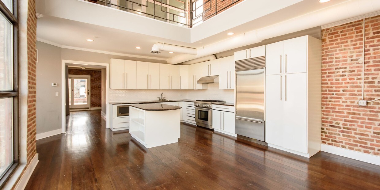 Foto principal - 1015 N Lake Shore Dr