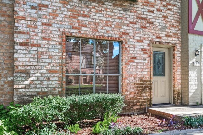 Building Photo - 14707 Barryknoll Ln