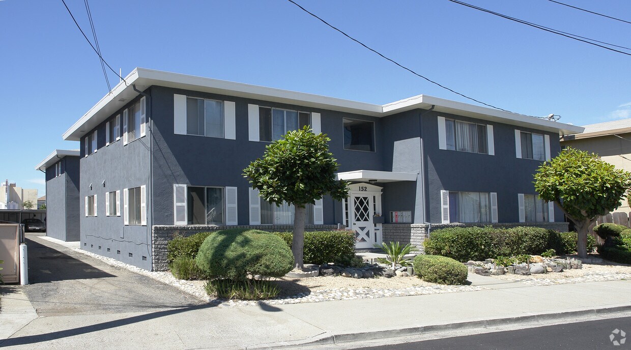 Foto del edificio - Rodeo Commons Townhomes