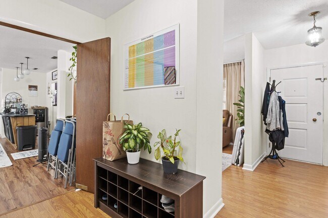 Foto del edificio - 204 Ruby Hubbard Way