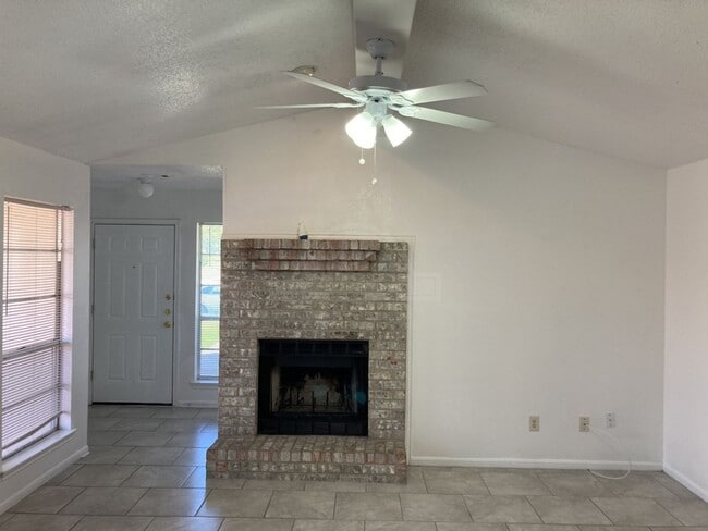 Foto del edificio - 2405 Bermuda Dr