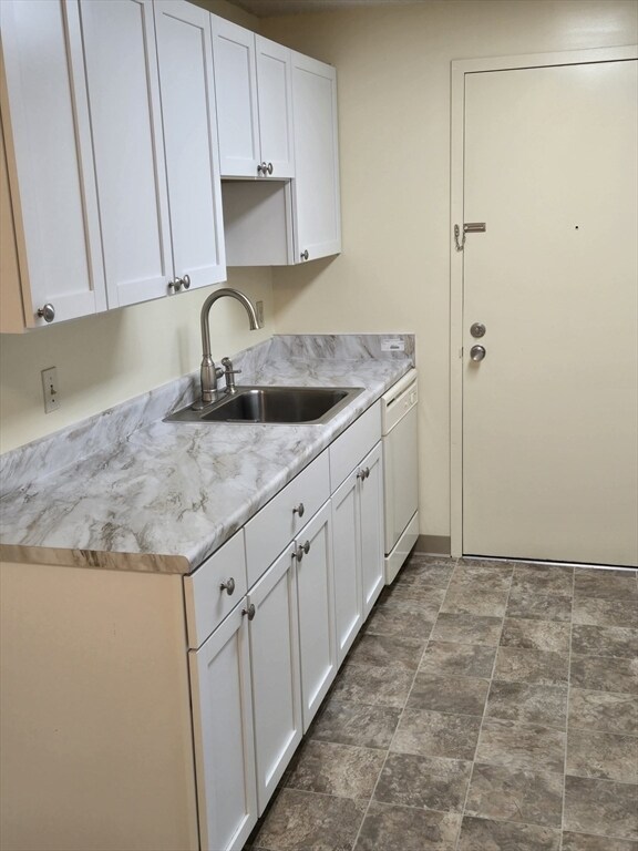 Building Photo - 9 Silver Hill Ln