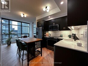 Building Photo - 15 Bruyeres Mews