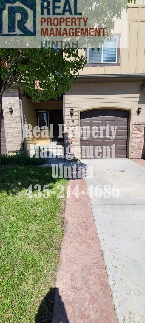 Foto del edificio - 3 bed 2.5 bath townhome in Fox Run