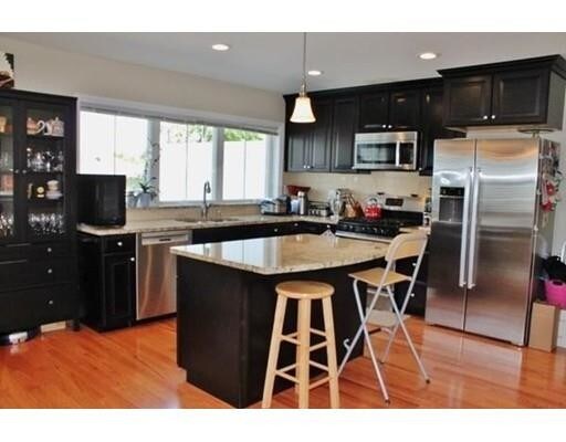 Foto del edificio - 32 Coolidge Hill Rd