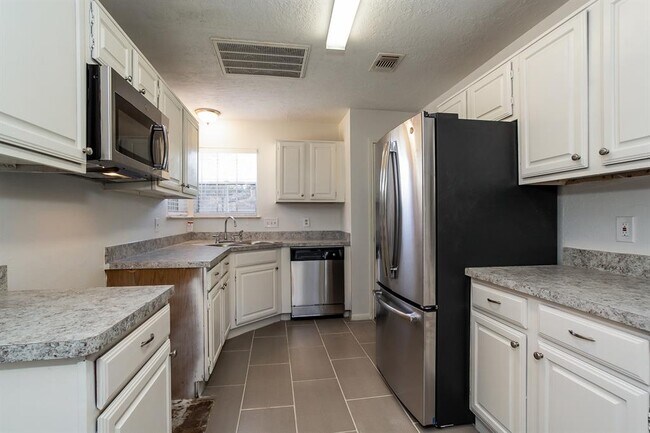 Foto del edificio - 2331 Rolling Glen Dr