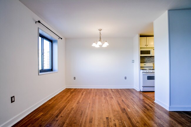 Foto del edificio - 1200 S Arlington Ridge Rd