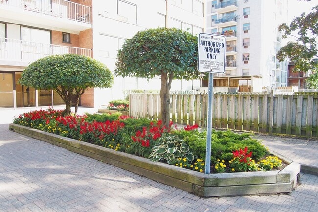 Building Photo - 77 Spencer Ave