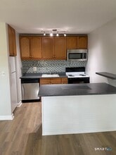 Building Photo - 239 Old Farms Rd
