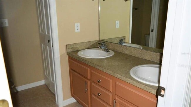 Building Photo - 703 Bobcat Ct