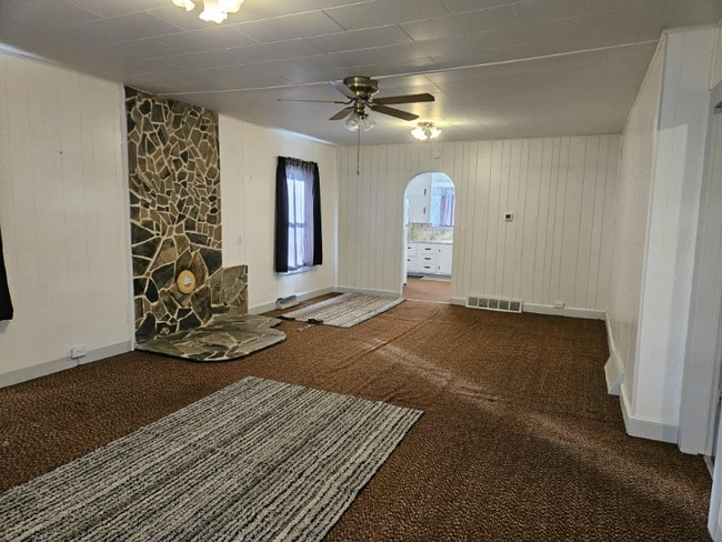 Building Photo - 17 Broadway St