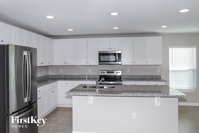 Building Photo - 445 Earhart Dr