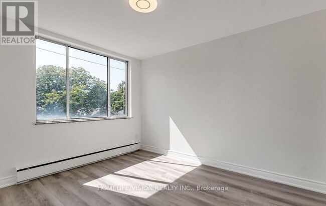 Building Photo - 18 Kenrae Rd