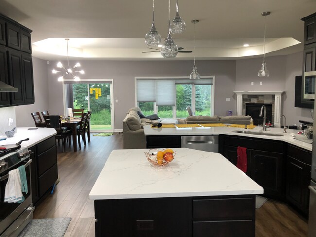 Foto del edificio - 144 Candleberry Ln