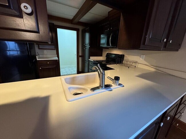 Foto del edificio - 116 W 2nd St