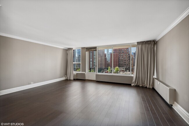 Foto del edificio - 1400 N State Pkwy