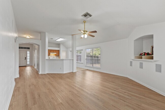 Foto del edificio - 14631 Englebrook Dr
