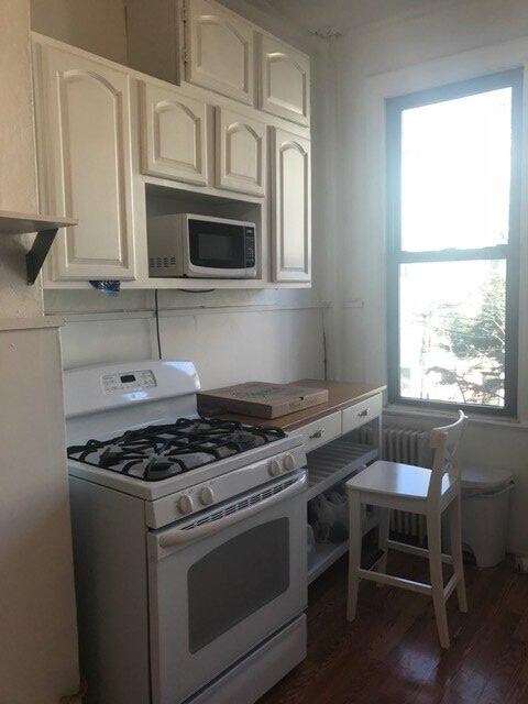 Primary Photo - 640 Humboldt St