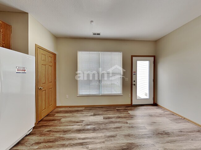 Foto del edificio - 7194 Winterbek Ave