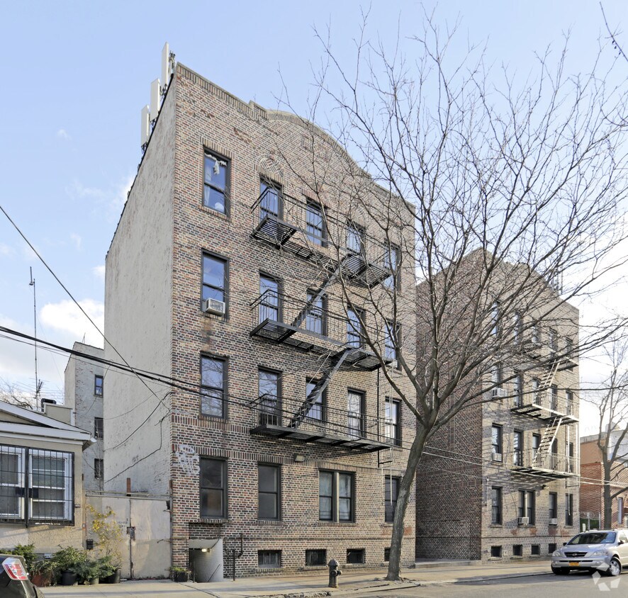 Primary Photo - 16-18 Jefferson Ave