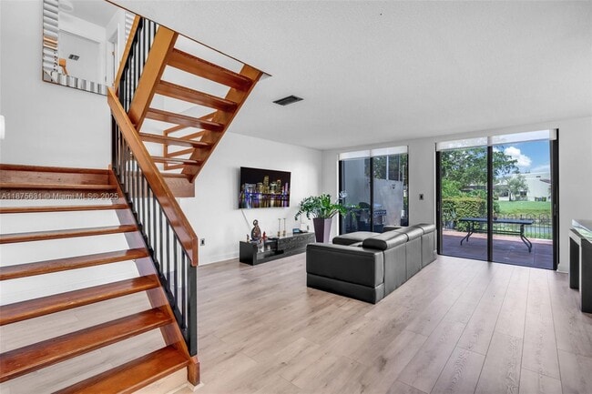 Building Photo - 9931 Costa del Sol Blvd