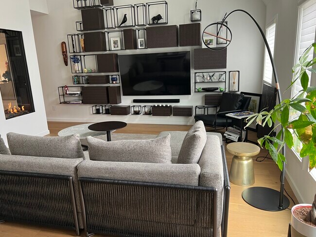 Foto del edificio - 2418 Richmond Rd