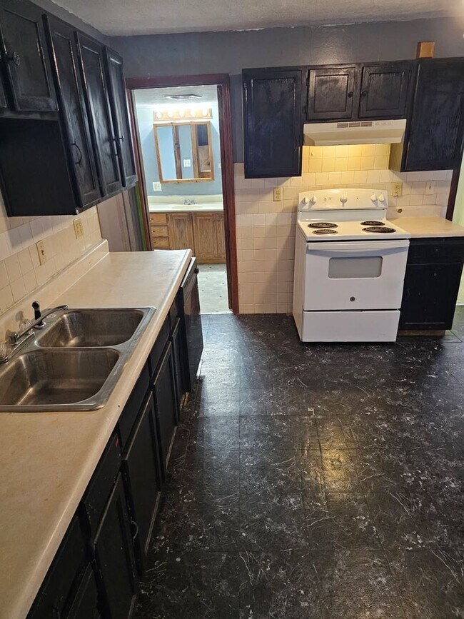 Foto del edificio - 3 Bedrooms, 2 Bath Home in South Bend IN