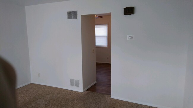 Building Photo - 903 W Martin St