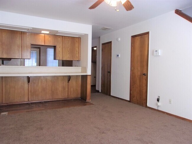 Building Photo - 2 BED 1.5 BATH TOWNHOUSE WARR ACRES/BETHANY