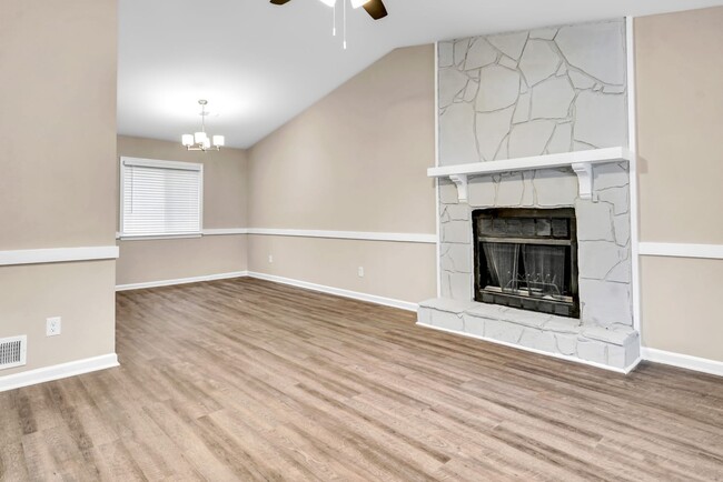 Building Photo - 5443 Zachary Dr