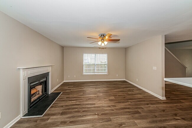 Foto del edificio - 1549 Pebble Ridge Dr