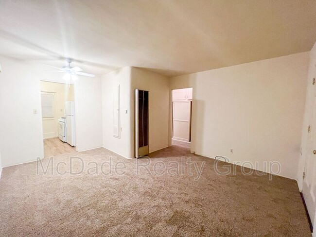 Building Photo - 522-526 Pepper Dr