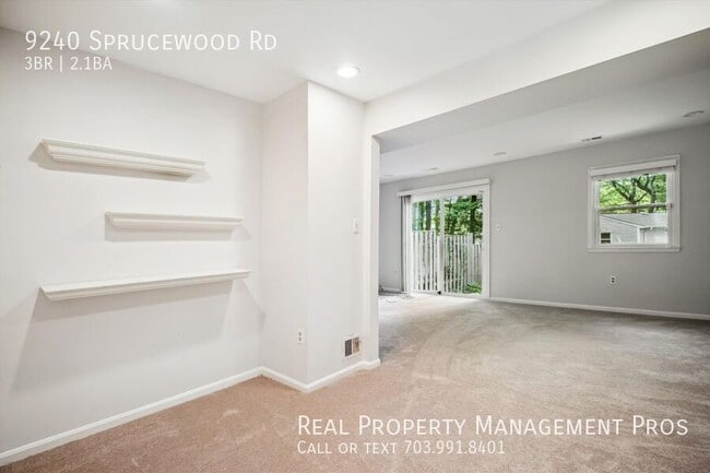 Building Photo - 9240 Sprucewood Rd