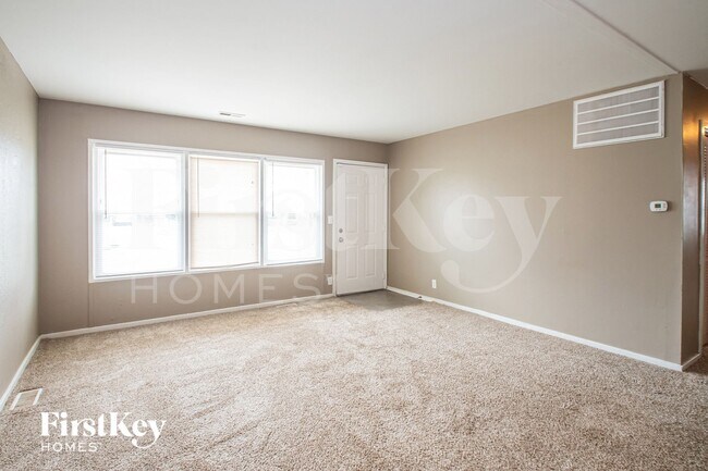 Foto del edificio - 3107 N Fuller Dr