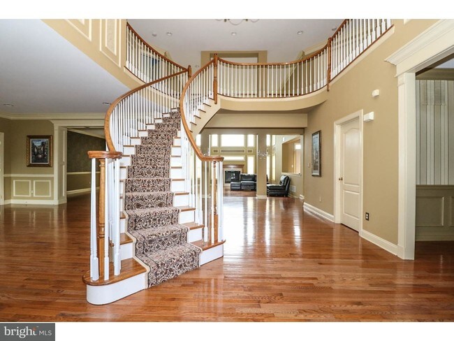 Foto del edificio - 19 Meadowlark Dr