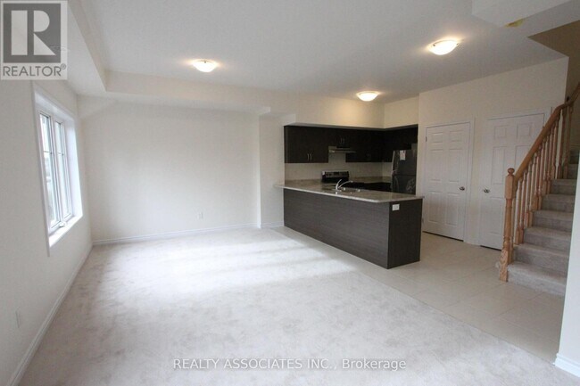 Building Photo - 1-11 Eaton Park Ln