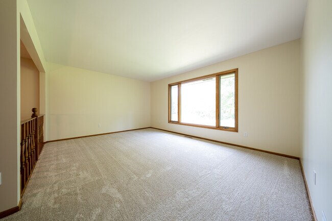Foto del edificio - 4800 Orleans Ln N
